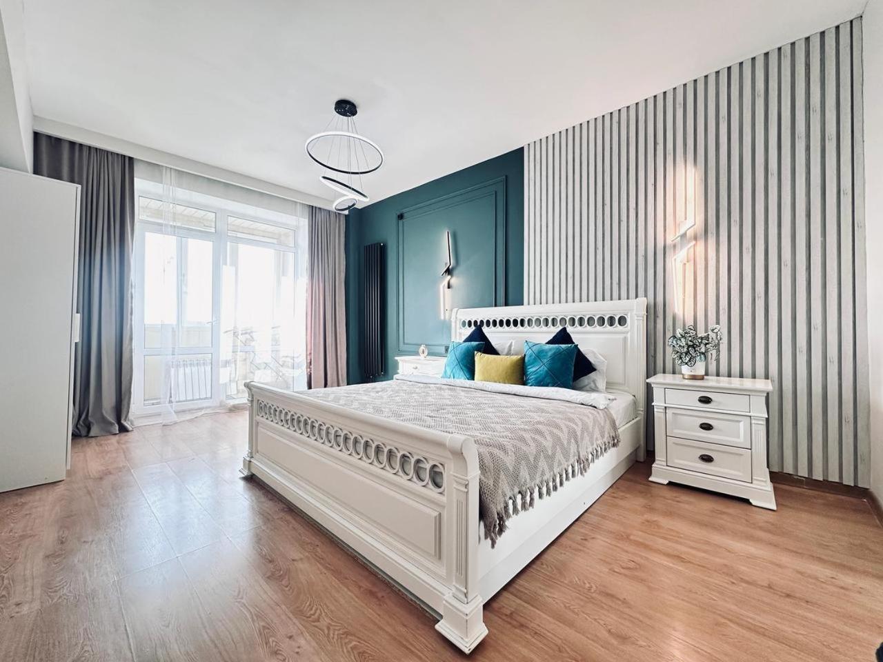 3 Ком Квартира На Абая Сейфуллина Almaty Exteriér fotografie